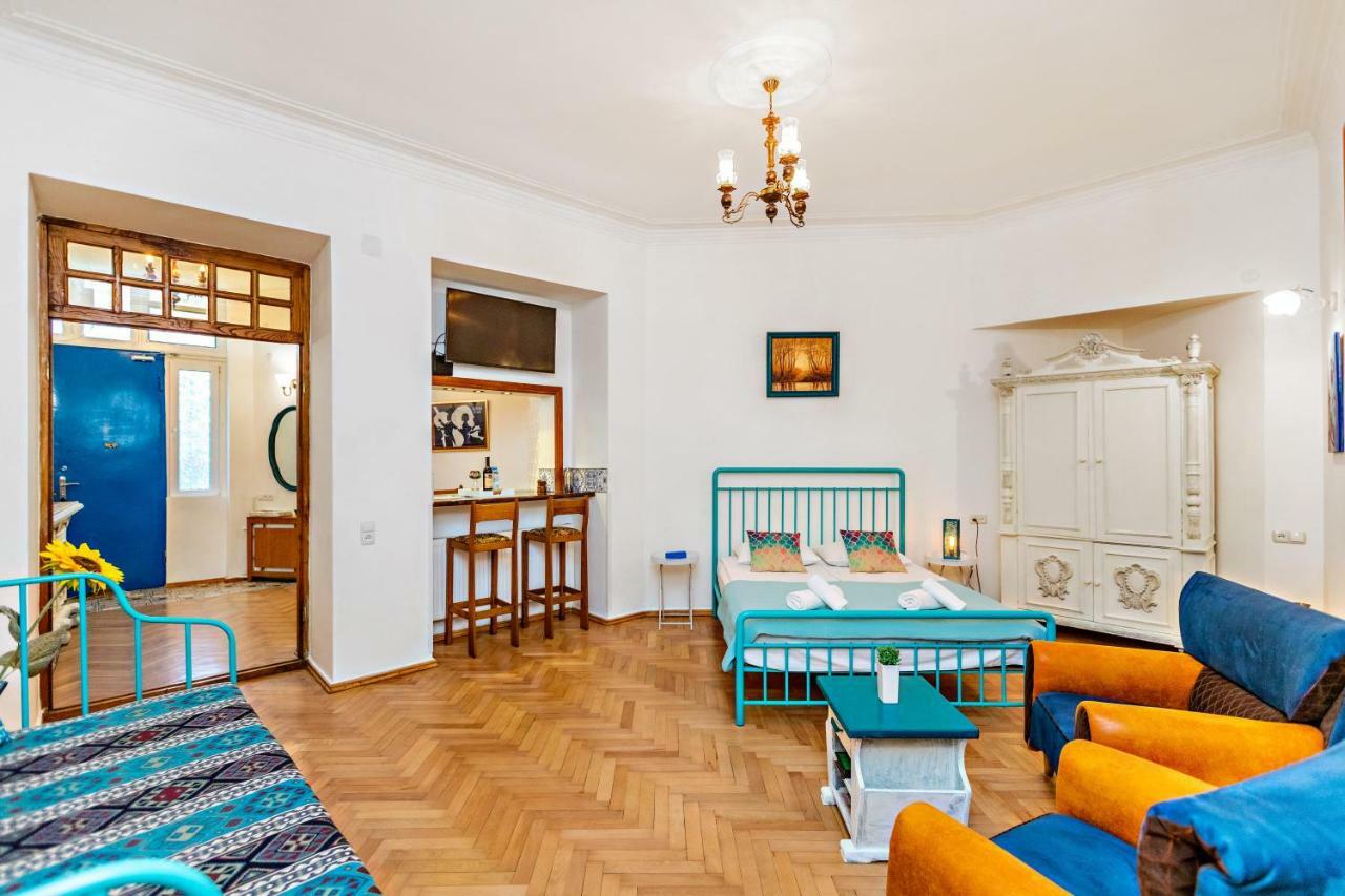 ★ Blue Door Rhapsody ★ - Special Stay In Old Town! Tbilisi ภายนอก รูปภาพ